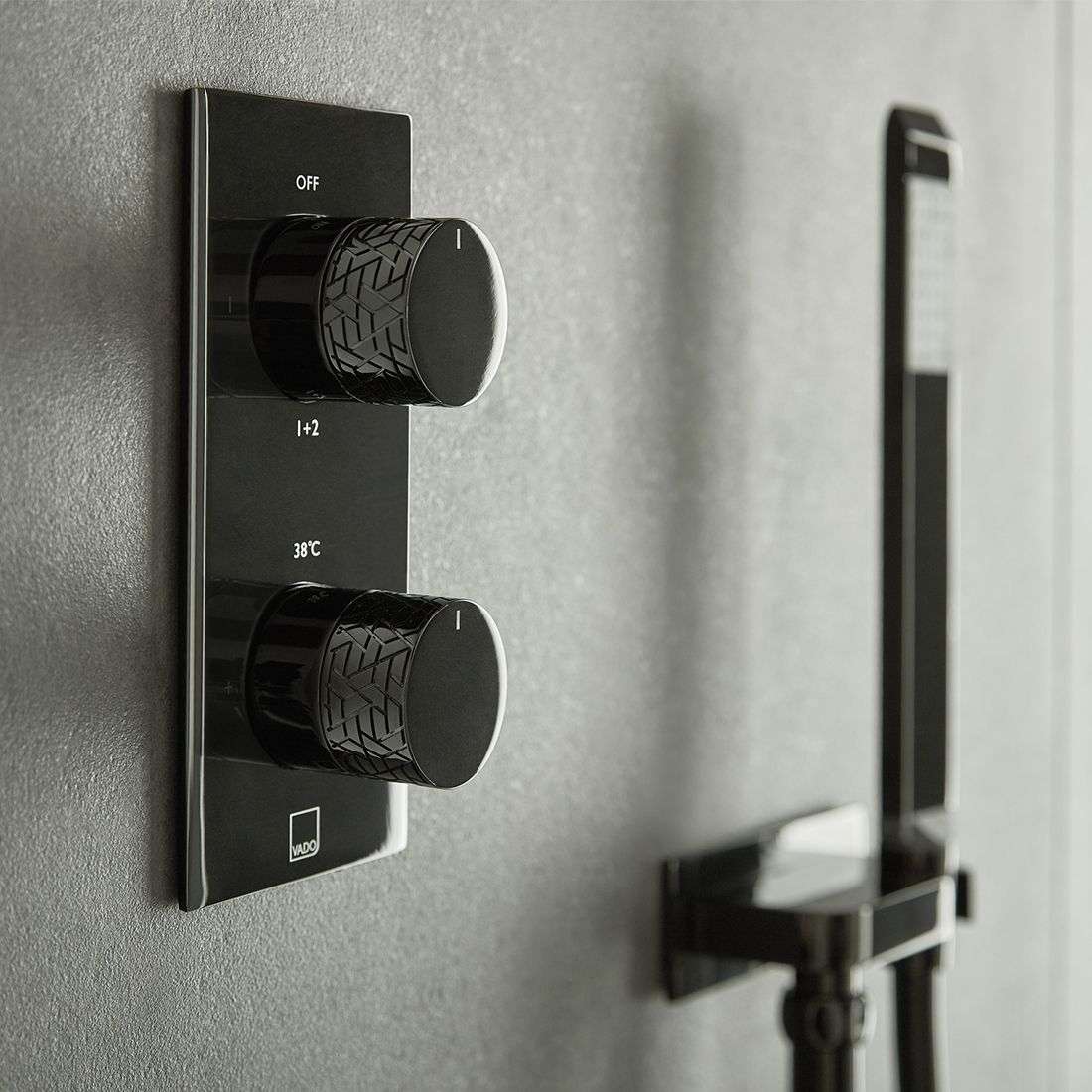 Vado Tablet Omika 2 Outlet Vertical Concealed Thermostatic Valve, Polished Black - Image 3