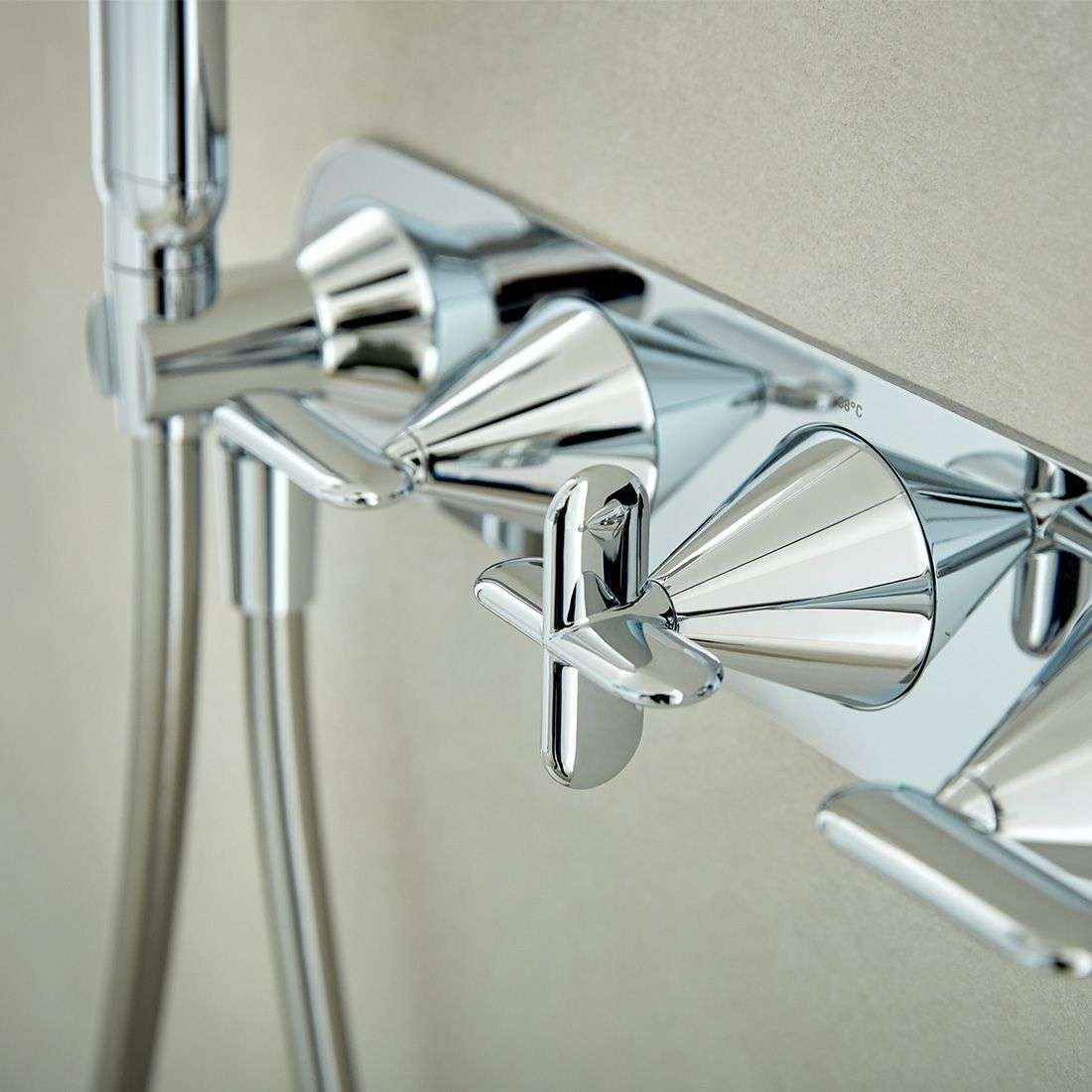 Vado Arrondi Tablet 3 Outlet 3 Handle Concealed Thermostatic Horizontal Valve - Image 2